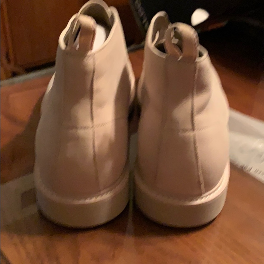 Never Wore - image 3